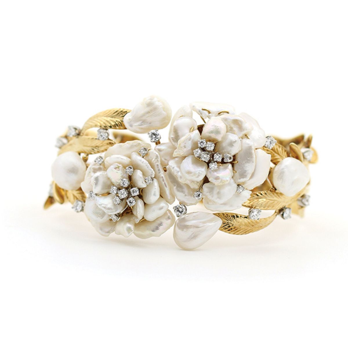 Mississippi river pearl and diamond rose bracelet set in gold